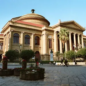 Garibaldi 29 - Piazza Marina A - In Pieno Centro. Palermo